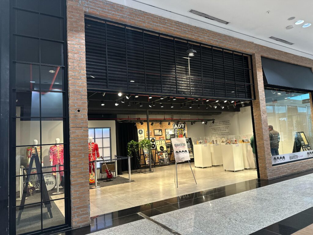 Norte Shopping exibe acervo exclusivo sobre a história dos Beatles