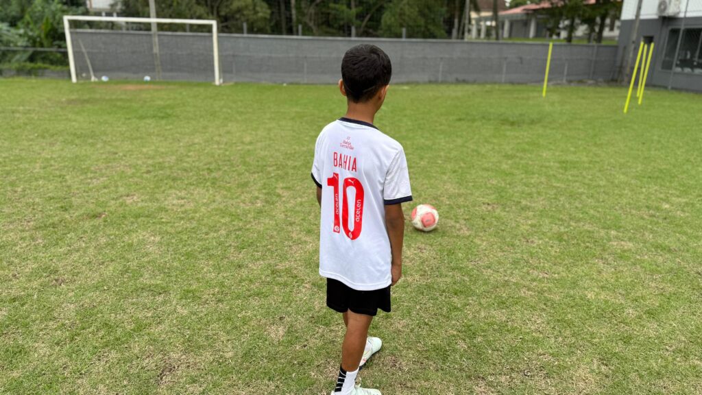 Menino de 9 anos, de Timbó, é aprovado para a base do Esporte Clube Bahia