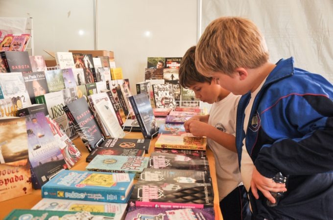 Último dia da Feira do Livro de Timbó terá concerto especial com orquestra