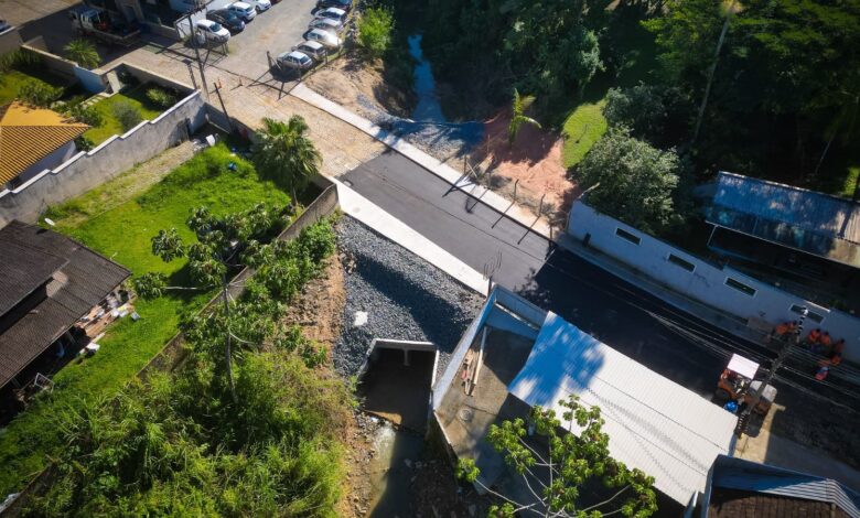 Rua Fides Deeke é liberada após obra de recuperação em Blumenau