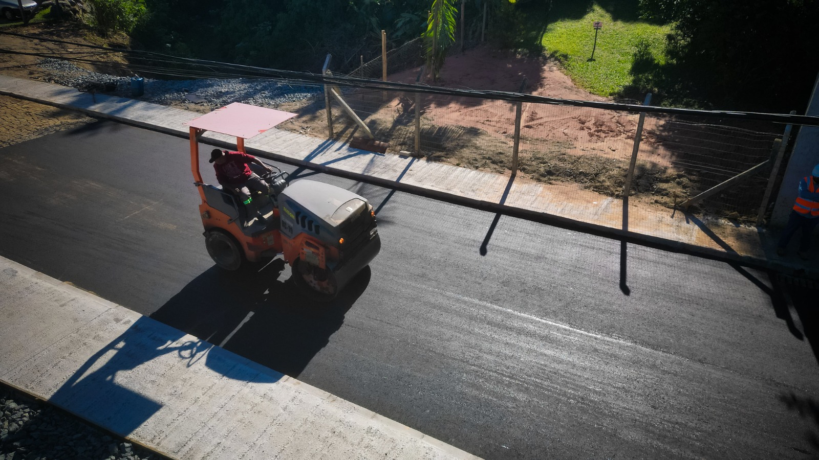 Rua Fides Deeke é liberada após obra de recuperação em Blumenau