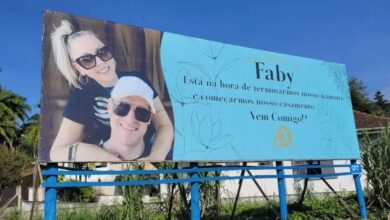 Pedido de casamento em outdoor chama atenção no Centro de Pomerode 
