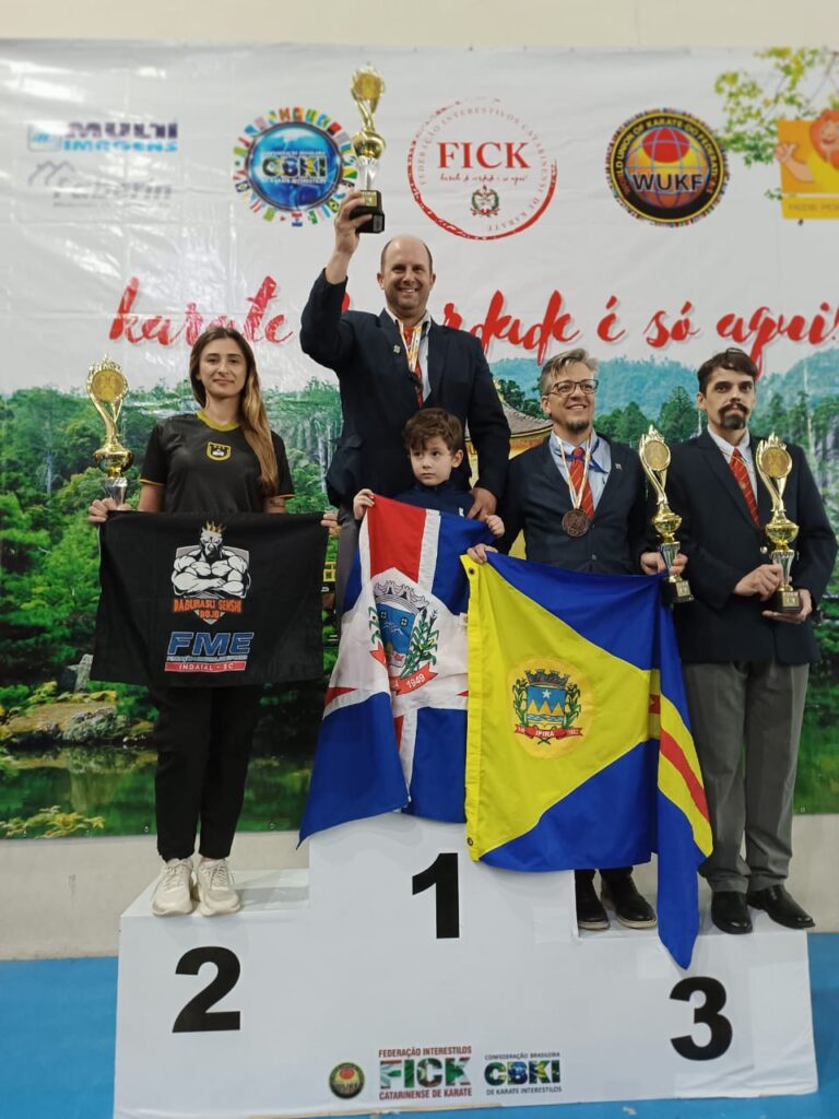 Karatê de Indaial Brilha em Bombinhas: Dagurasu Conquista 37 Medalhas e Vice-Campeonato Estadual