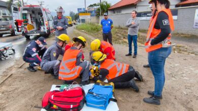 Pedestre fica gravemente ferido após atropelamento na SC-477, em Indaial