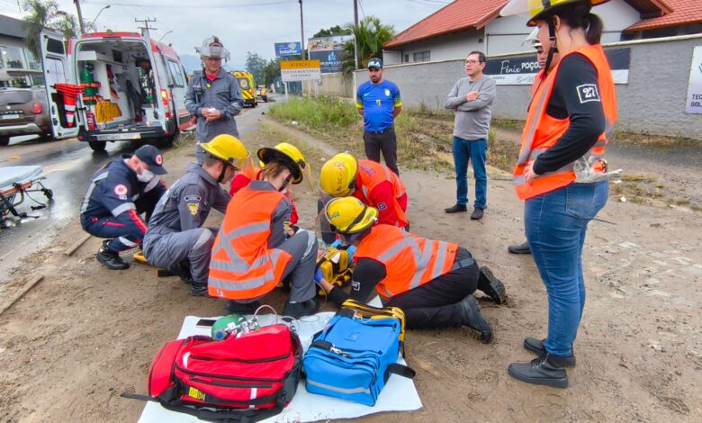 Pedestre fica gravemente ferido após atropelamento na SC-477, em Indaial