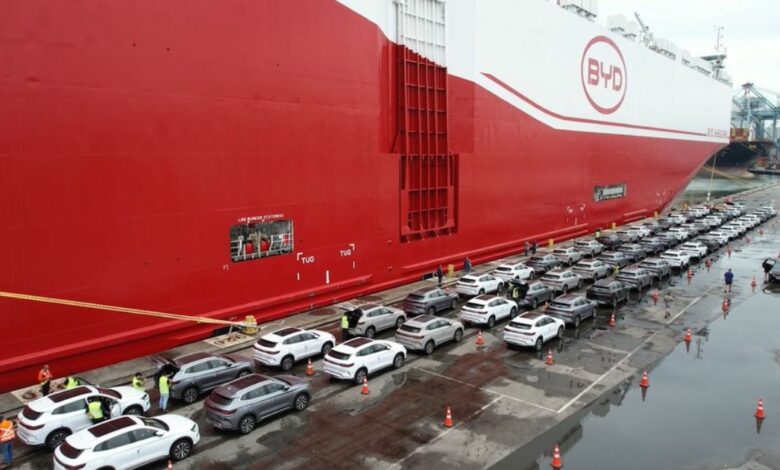 Porto de Itajaí recebe 7,2 mil carros elétricos e híbridos em megaoperação