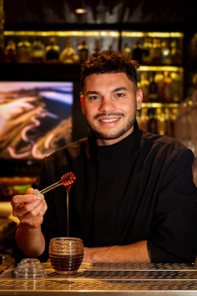 Bartenders de SC avançam na principal competição nacional de coquetelaria com receitas autorais e ingredientes locais