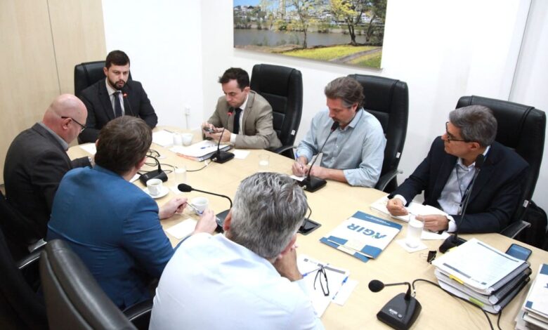 Blumenau paga caro por esgoto que não chega: CPI revela uso de caminhão limpa fossa em 40% dos imóveis