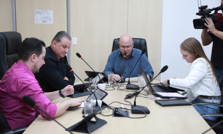 Projeto que prevê PIX e cartão nos ônibus de Blumenau recebe aval de comissões