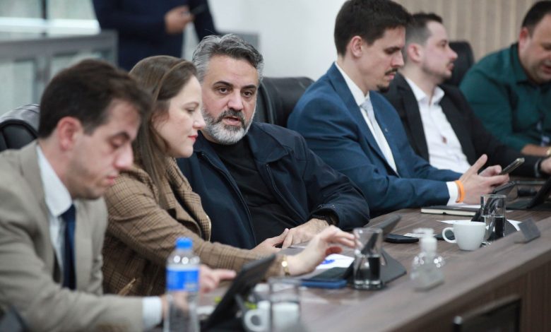 Câmara aprova projeto que troca espaço publicitário por segurança nas escolas