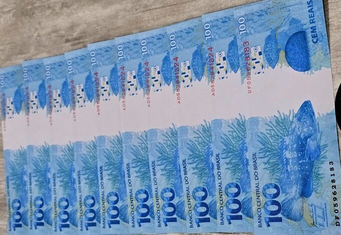 Notas falsas pelo correio: PF intercepta R$2 mil em cédulas ilegais em Chapecó