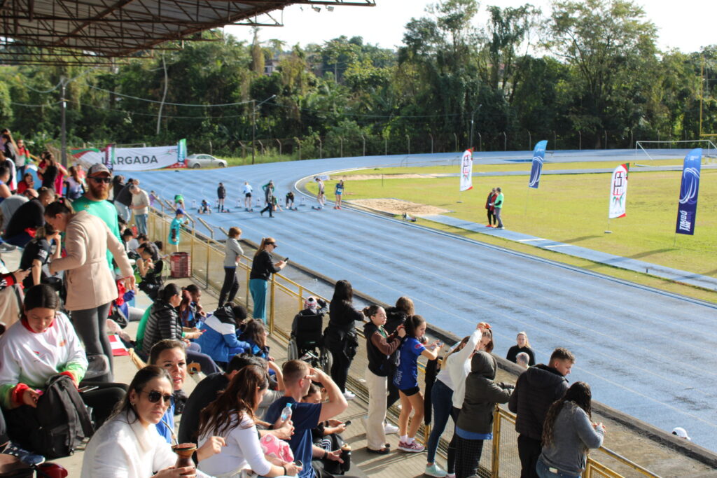 Blumenau brilha como sede dos jogos escolares e conquista atletas com estrutura de alto nível