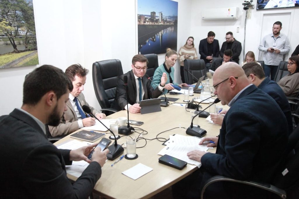 CPI do esgoto em Blumenau expõe irregularidades em aditivo contratual: OAB aponta 7 pontos críticos