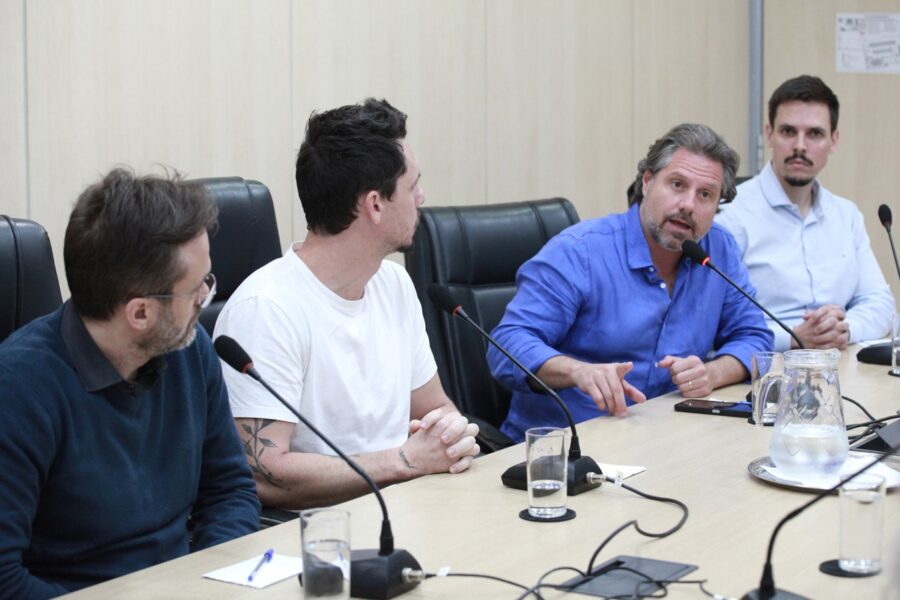 Saúde mental em pauta: comissão debate ações de prevenção ao suicídio em Blumenau