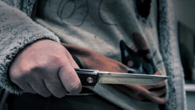 Ladrão coloca faca no pescoço de trabalhadores em Itajaí e afirma que 