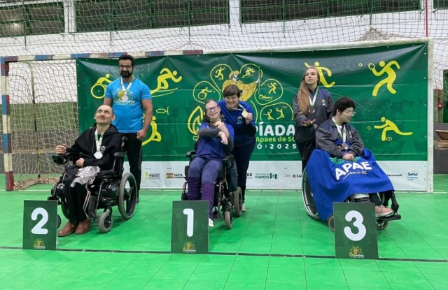 Daniela Zinke conquista ouro e leva Pomerode ao pódio na Olimpíada Estadual das Apaes