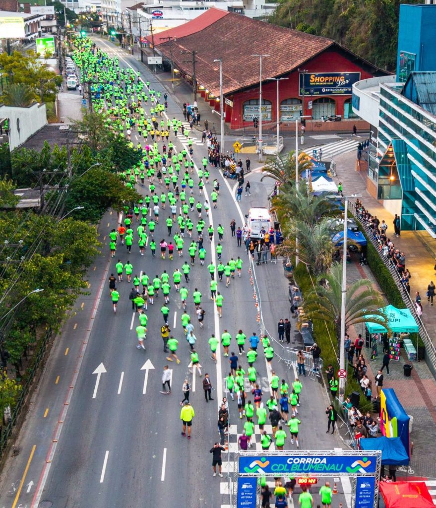 Corrida CDL Blumenau 2025 reúne 1.200 inscritos e confirma sucesso entre os principais eventos esportivos da cidade