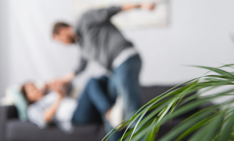 Briga por celular termina em agressão e suposta ameaça de morte em Blumenau