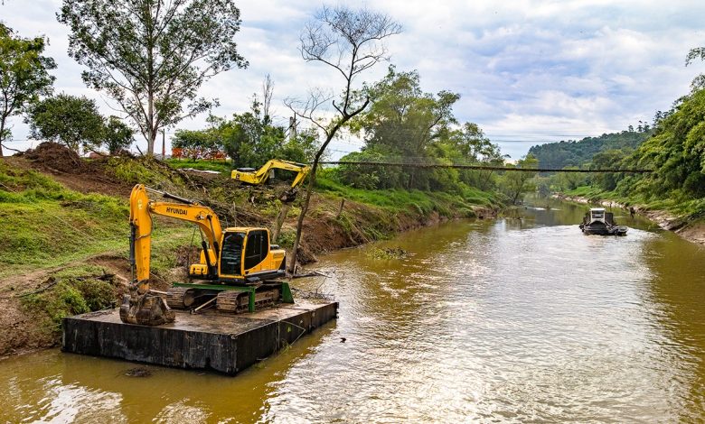 Dragagem em Rio do Oeste retira mais de 66 mil m³ de sedimentos e reforça prevenção contra cheias no Alto Vale