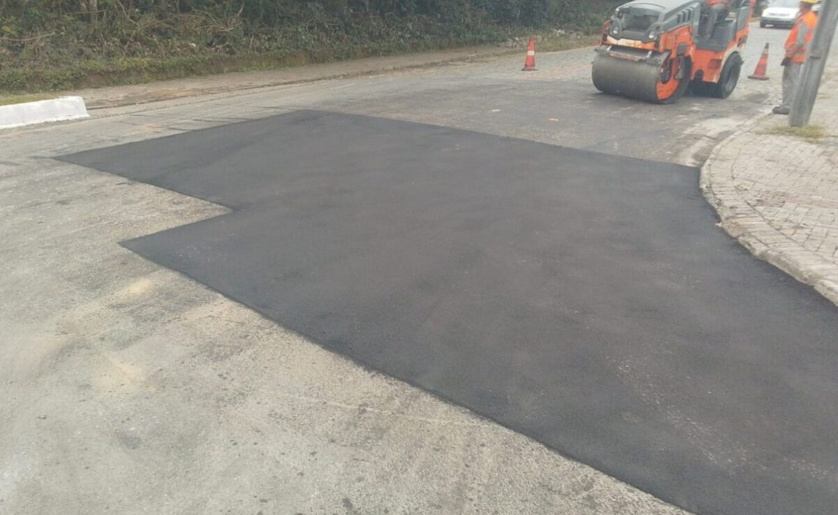 Operação tapa-buraco: Samae intensifica reparos nos bairros de Timbó