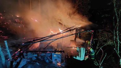 Homem sofre queimaduras após casa ser destruída por incêndio em Blumenau