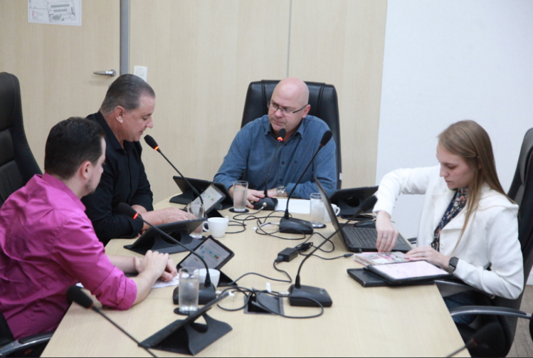 Projeto que prevê PIX e cartão nos ônibus de Blumenau recebe aval de comissões