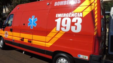 Homem fica ferido ao ser atingido por cano de ferro durante descarregamento em Blumenau