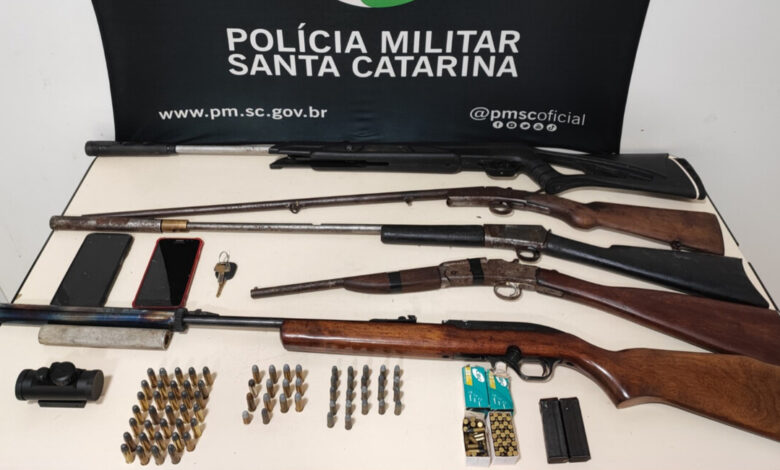 Homem é baleado pelo enteado após briga por vaga de estacionamento em Blumenau