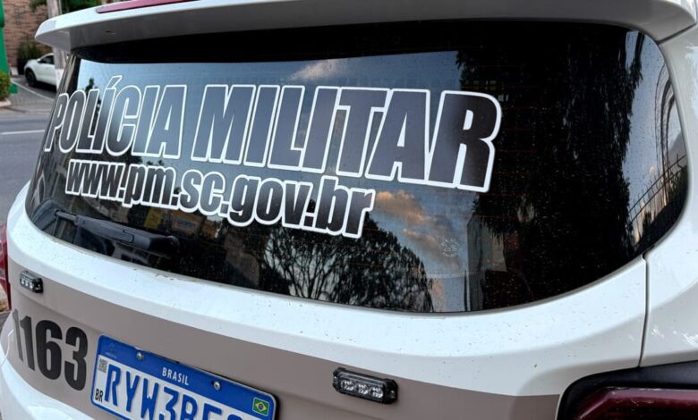 Mulher provoca e agride companheiro durante confraternização familiar em Blumenau