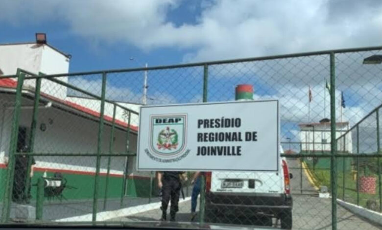 Justiça autoriza soltura de 89 presos para conter superlotação em penitenciária de SC