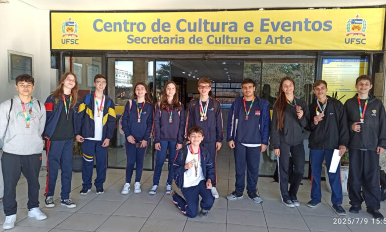 Estudantes de Timbó viajam para receber premiação da Olimpíada Brasileira de Matemática
