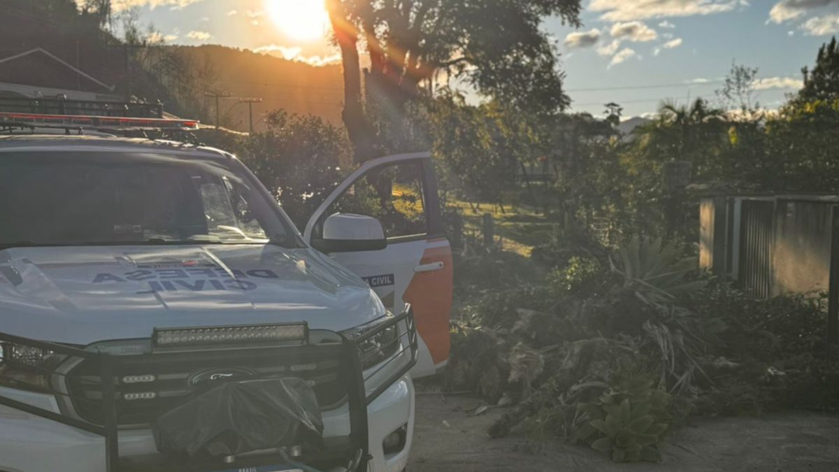 Com ventos de ciclone, Timbó registra só uma ocorrência de dano