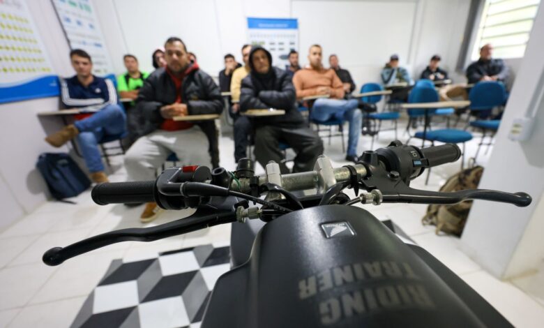 CNH Emprego na Pista: Motofretistas do Vale do Itajaí ganham qualificação em programa do Governo do Estado