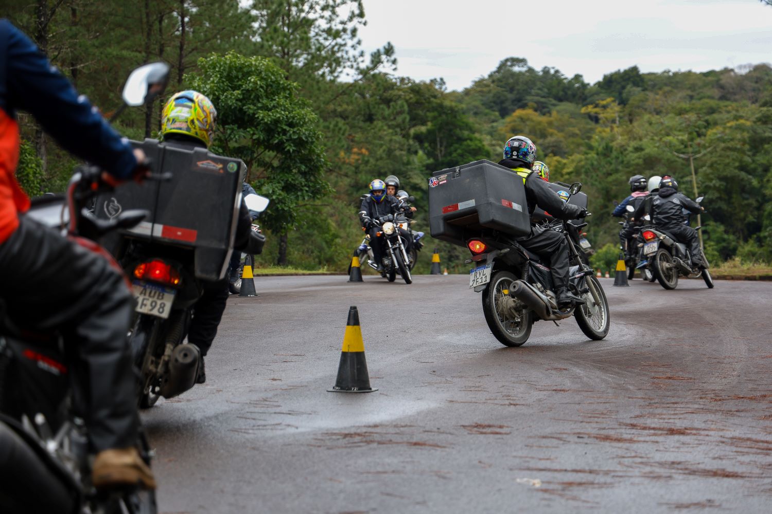CNH Emprego na Pista: Motofretistas do Vale do Itajaí ganham qualificação em programa do Governo do Estado