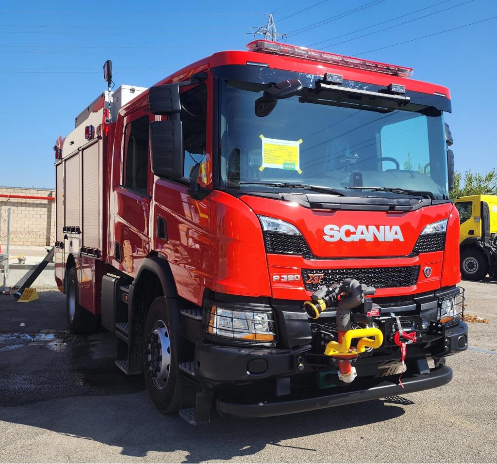 Blumenau será a primeira cidade de SC a receber caminhão de bombeiros de última geração vindo da Espanha