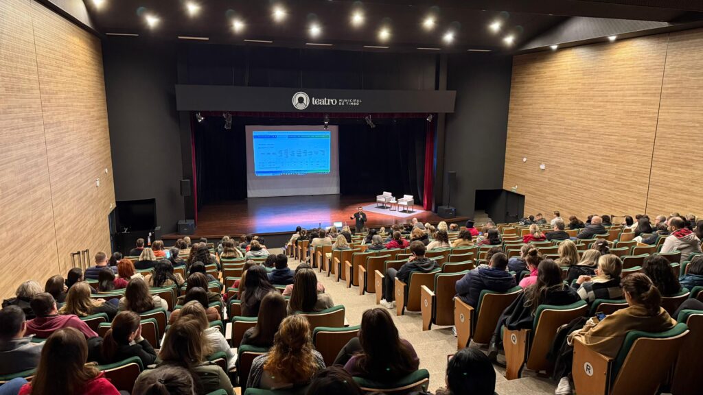 Valorização profissional pauta formação da rede municipal de ensino em Timbó