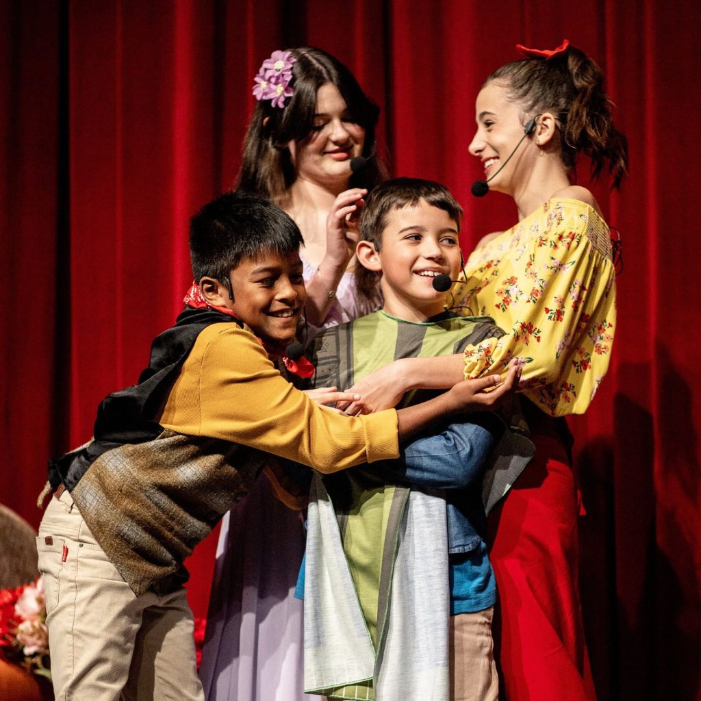 Teatro de graça para alunos de Timbó: projeto da 100 Cena abre inscrições