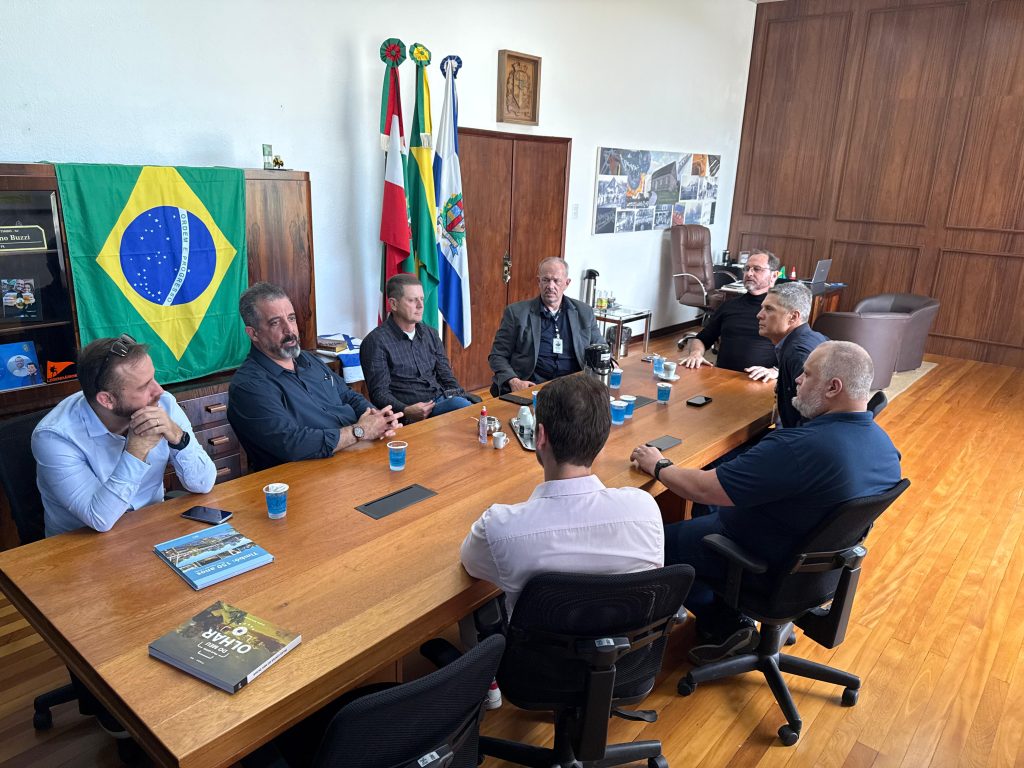 Secretário de Segurança visita Timbó; município deve receber novos investimentos em tecnologia