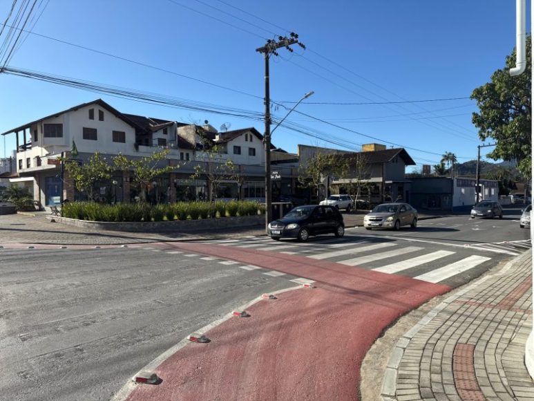 Mudanças no trânsito reforçam proteção a pedestres e ciclistas em Timbó