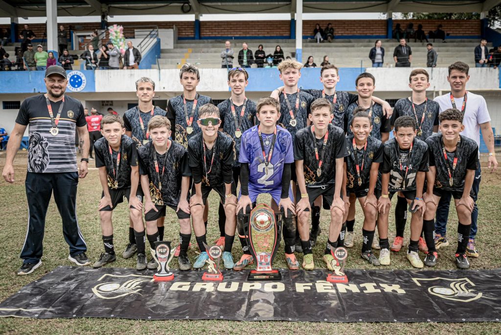 Timbó é bicampeão infantil da PG Cup e campeão invicto da Supercopa América de futsal Sub-10; agora mira o tri no Indaialense