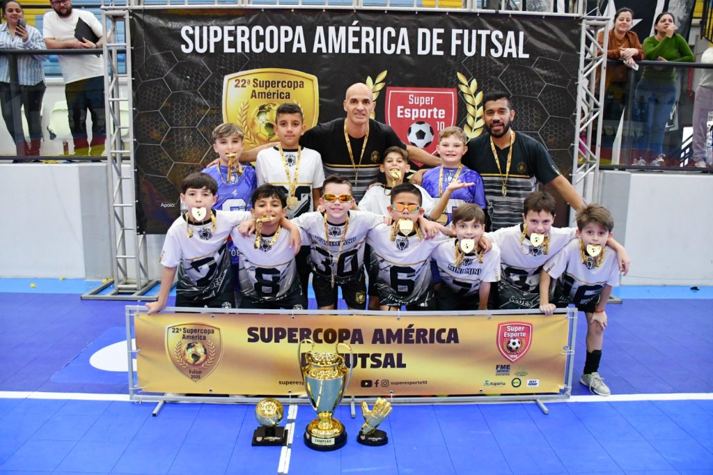 Timbó é bicampeão infantil da PG Cup e campeão invicto da Supercopa América de futsal Sub-10; agora mira o tri no Indaialense