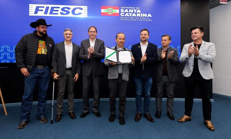 Governo do Estado firma permuta com FIESC e assegura Complexo Esportivo do SESI para Blumenau