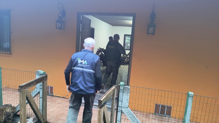 Polícia Federal deflagra operação contra biólogo suspeito de crimes ambientais no Médio Vale do Itajaí