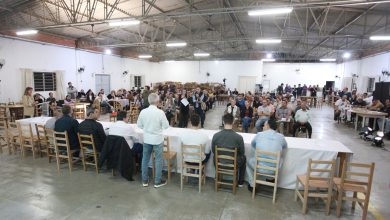 Câmara leva sessão itinerante à Itoupava Central, entrega obras de pavimentação e ouve reivindicações da comunidade