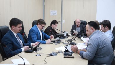 CCJ e Comissão de Finanças analisam projetos e emendas em Blumenau