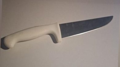 Homem é detido por ameaçar namorada com faca em Blumenau