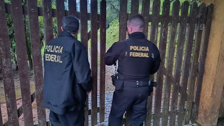 Polícia Federal deflagra operação contra biólogo suspeito de crimes ambientais no Médio Vale do Itajaí
