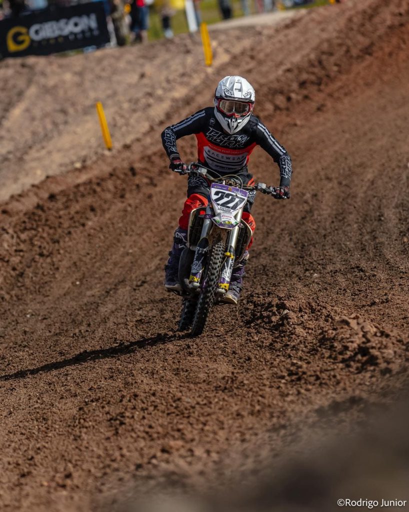 Victor Gabriel, piloto de Indaial, vence etapa do Brasileiro de Velocross