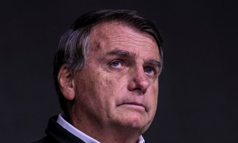 Defesa de Bolsonaro nega envolvimento em atos de 8 de janeiro e pede absolvição ao STF