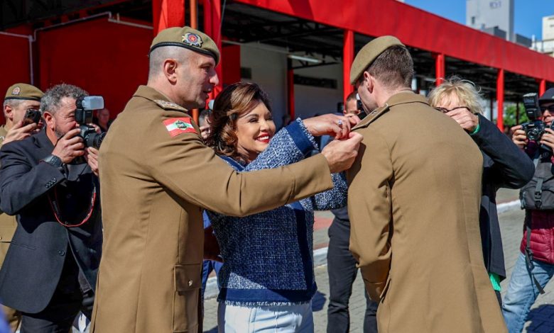 Santa Catarina investe R$ 15,5 milhões e promove quase 500 militares em solenidade histórica